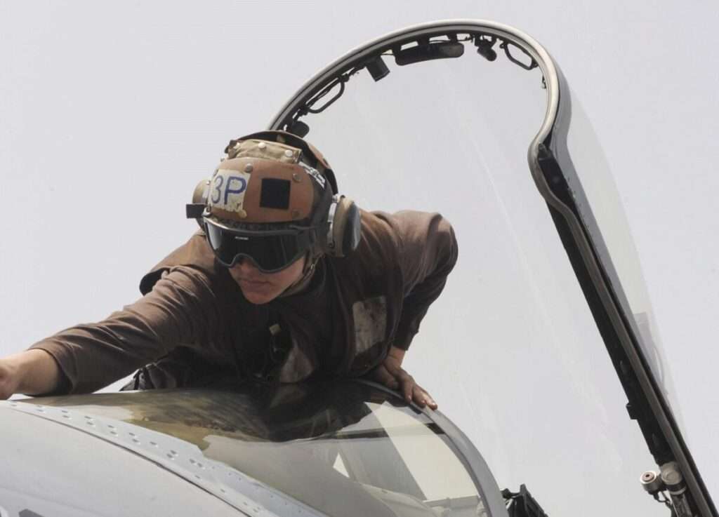 F 16 pilot