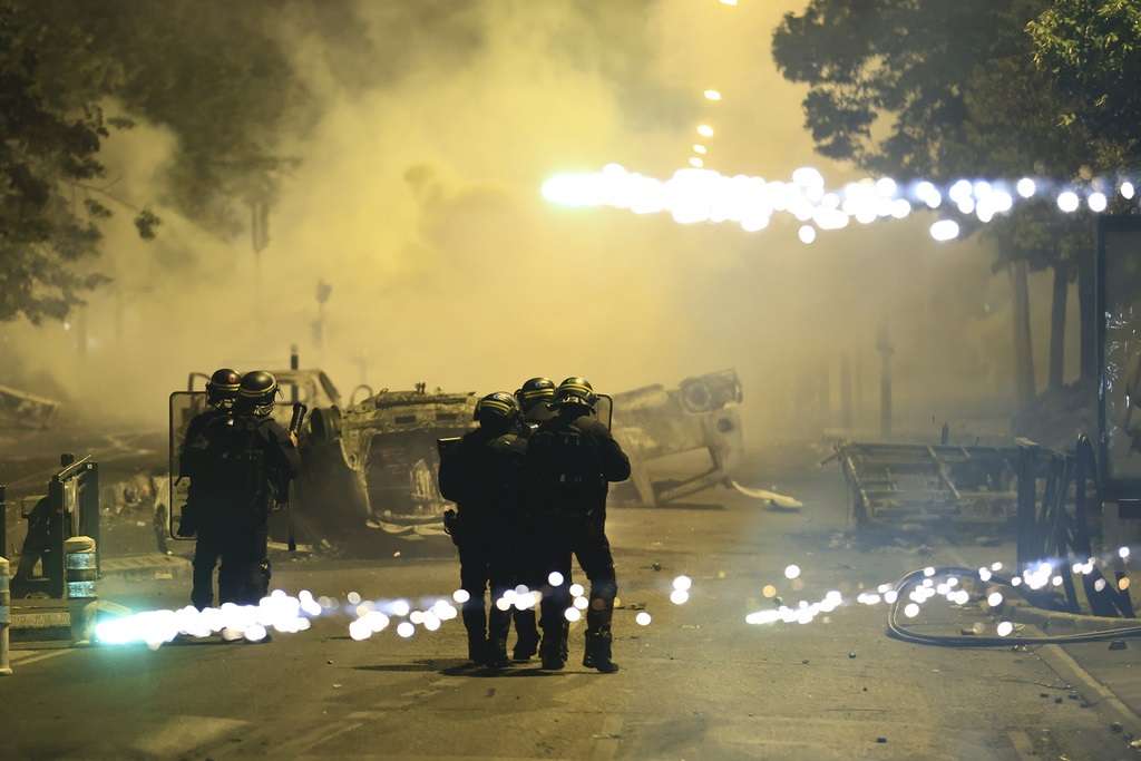 PARIS 1