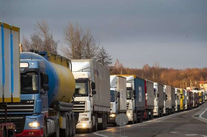 Trucks are stuck in traffic jams