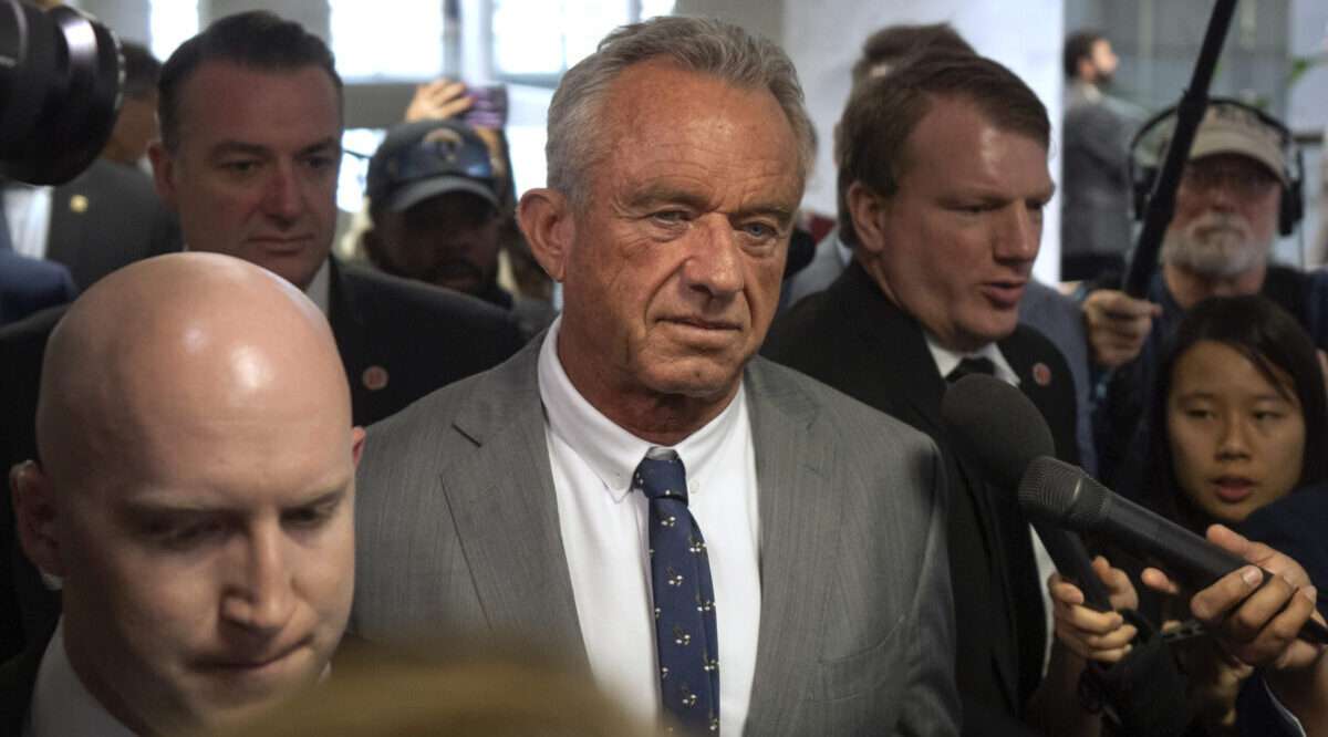 Robert Kennedy Jr scaled e1743079937315