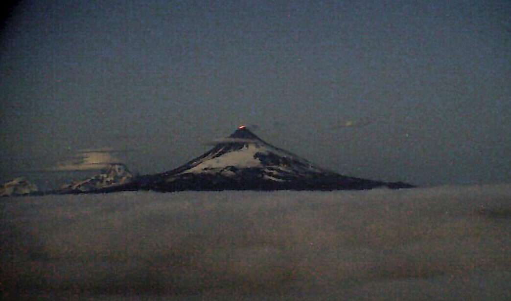 alaska volcano scaled e1744784578979
