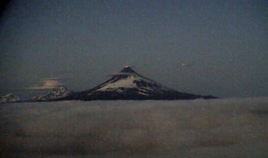 alaska volcano scaled e1744784578979