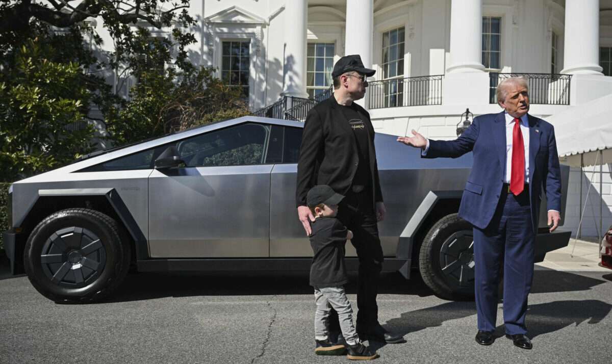 trump musk scaled e1744787907147