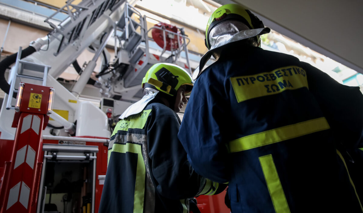 ΠΥΡΚΑΓΙΑ ΣΕ ΠΟΛΥΚΑΤΟΙΚΙΑ ΣΤΗ ΠΕΡΙΟΧΗ ΤΟΥ ΚΟΛΩΝΟΥ (ΓΙΑΝΝΗΣ ΠΑΝΑΓΟΠΟΥΛΟΣ / EUROKINISSI)