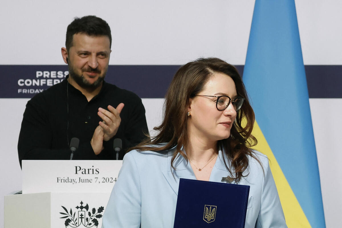 FILES-FRANCE-UKRAINE-RUSSIA-CONFLICT-GOVERNMENT