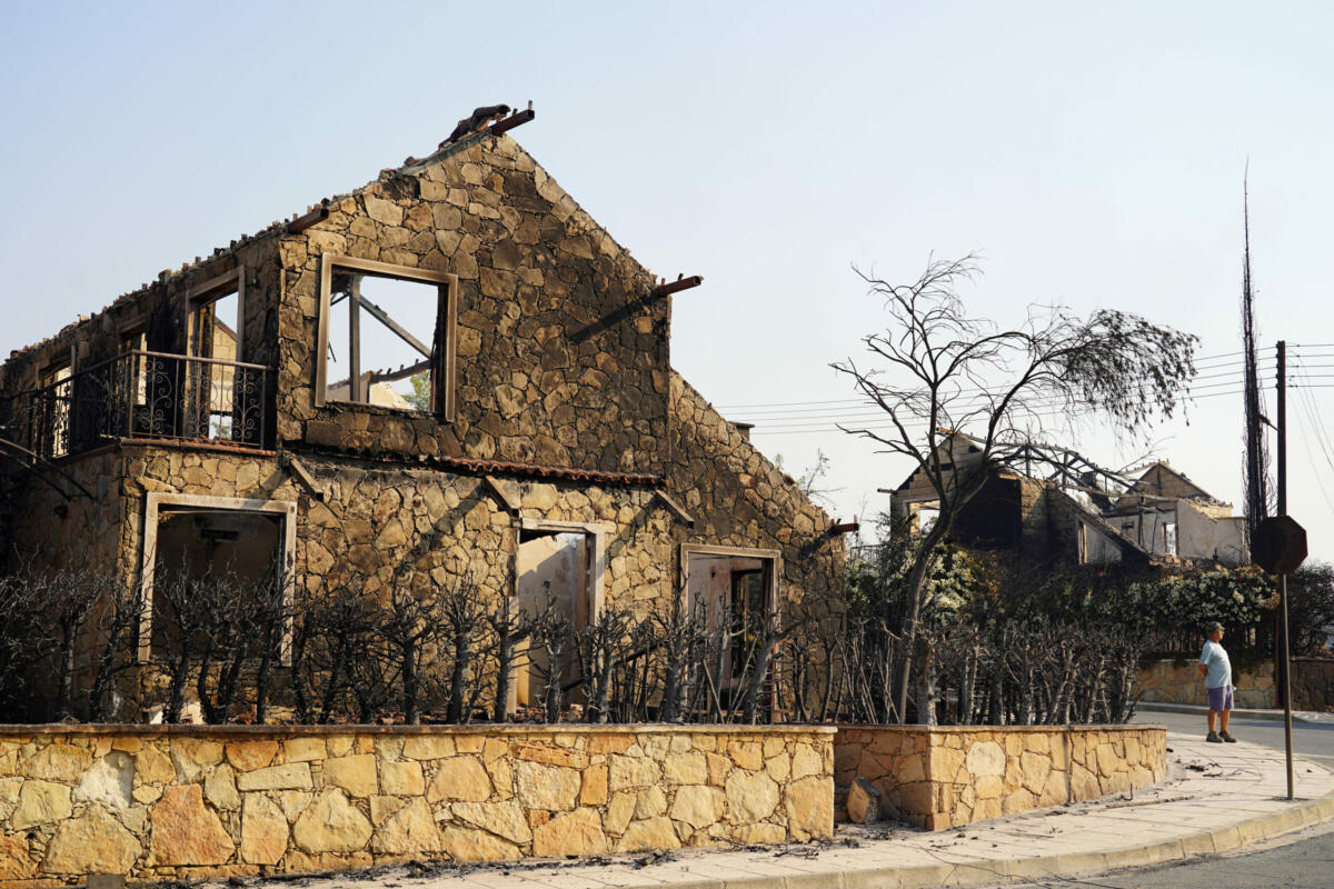 CYPRUS-FIRE