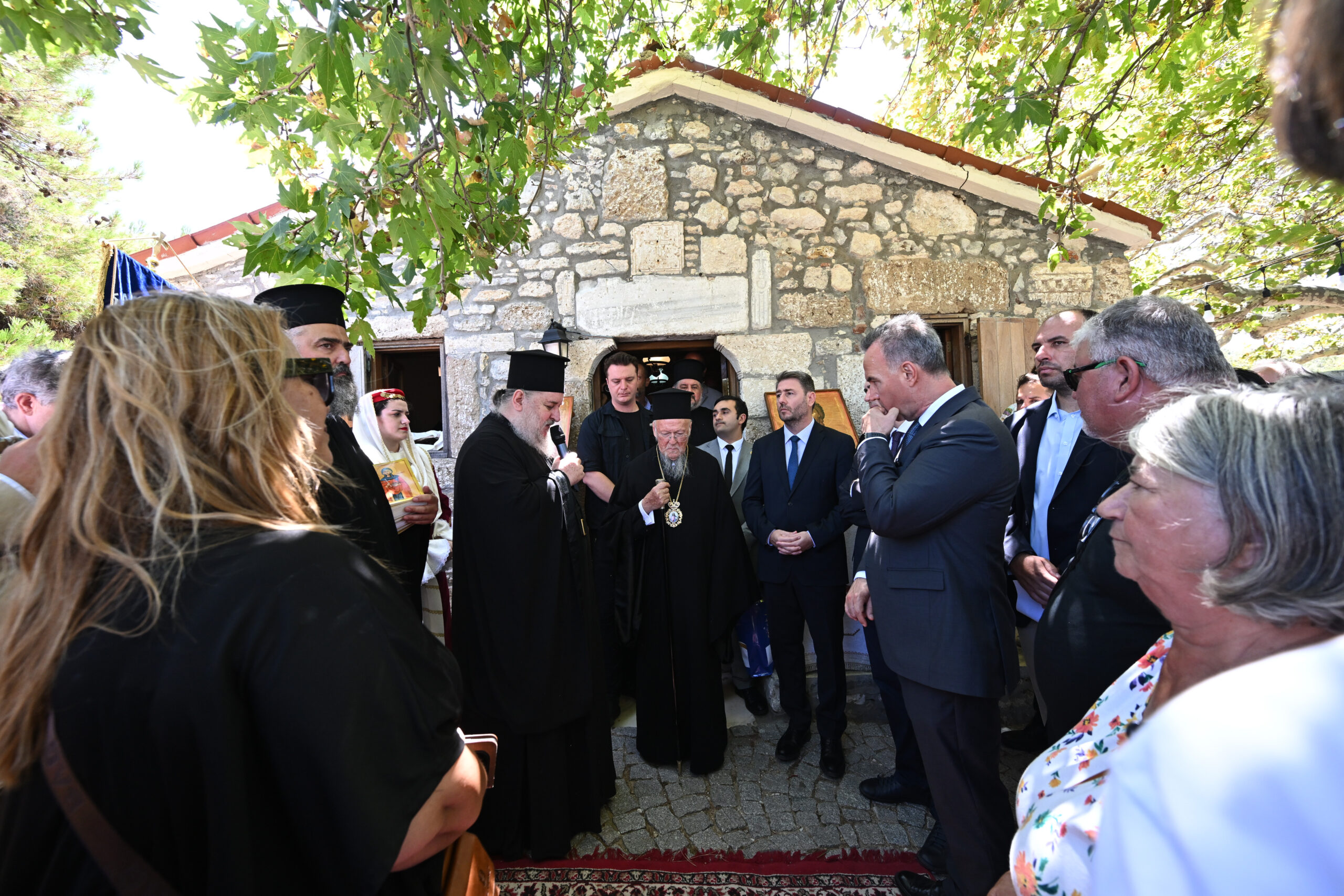 ΕΠΙΣΚΕΨΗ ΤΟΥ ΠΡΟΕΔΡΟΥ ΤΟΥ ΠΑΣΟΚ - ΚΙΝΗΜΑΤΟΣ ΑΛΛΑΓΗΣ ΝΙΚΟΥ ΑΝΔΡΟΥΛΑΚΗ ΣΤΗ ΤΕΝΕΔΟ   (ΓΡ. ΤΥΠΟΥ ΠΑΣΟΚ - ΚΙΝΗΜΑ ΑΛΛΑΓΗΣ/EUROKINISSI)
