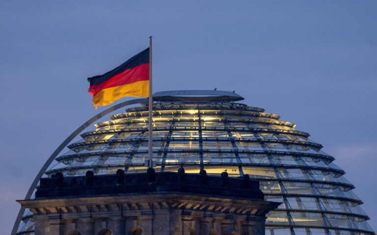 AP25054257352943 1 768x479 1