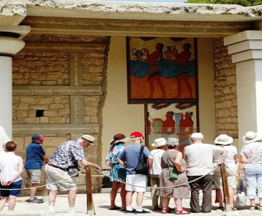 knossos touristes 768x433 1