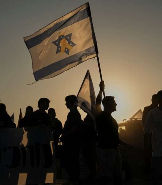 e2b4640ecb47c82a164fb73a619b6295 L