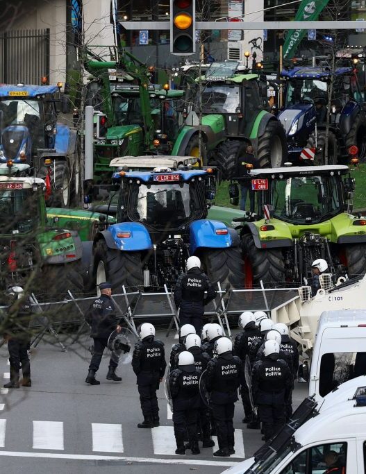 2025 12 18T102459Z 1233141545 RC2YIIACN5X6 RTRMADP 5 EU SUMMIT FARMERS PROTEST 1024x683