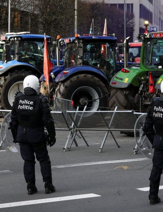 2025 12 18T102551Z 1834813699 RC2YIIAVZEHK RTRMADP 3 EU SUMMIT FARMERS PROTEST 1024x683