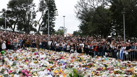 AUSTRALIA CRIME FLORAL TRIBUTES 1024x696