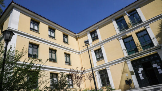 59a4be3f26fbeff5c0c3183e9d5631c4 L