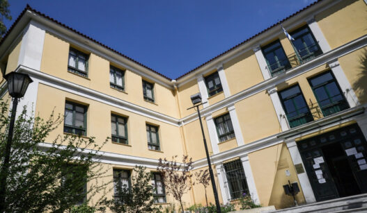 59a4be3f26fbeff5c0c3183e9d5631c4 L