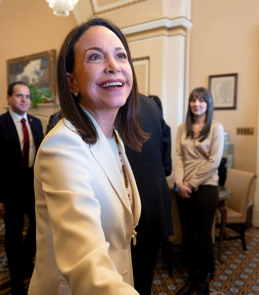 80ba266eba6b326f2bd8115f616b7030 L