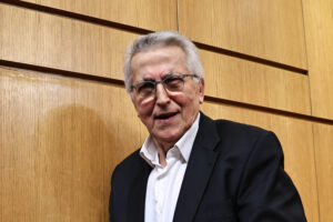 1cb8af880b8b2856c9379c463e5aafa0 L