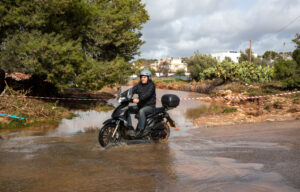 4af38db3a5162e44d9abec840611f120 L