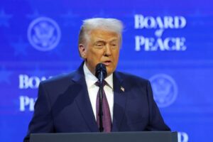 DONALD TRUMP DAVOS MEETING 1024x683 1