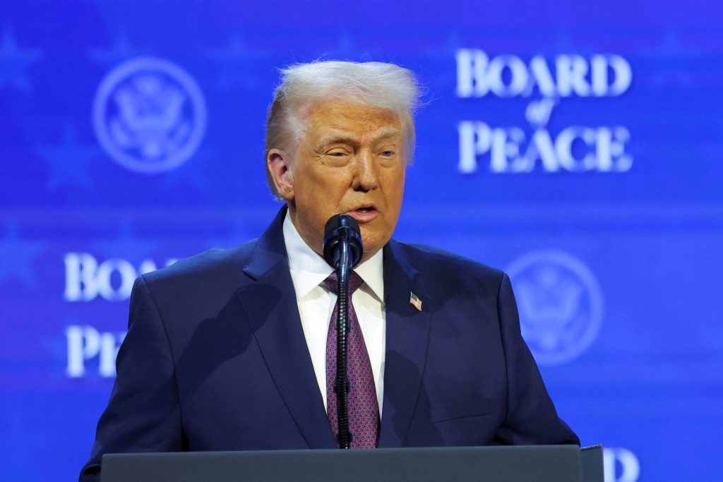 DONALD TRUMP DAVOS MEETING 1024x683 1