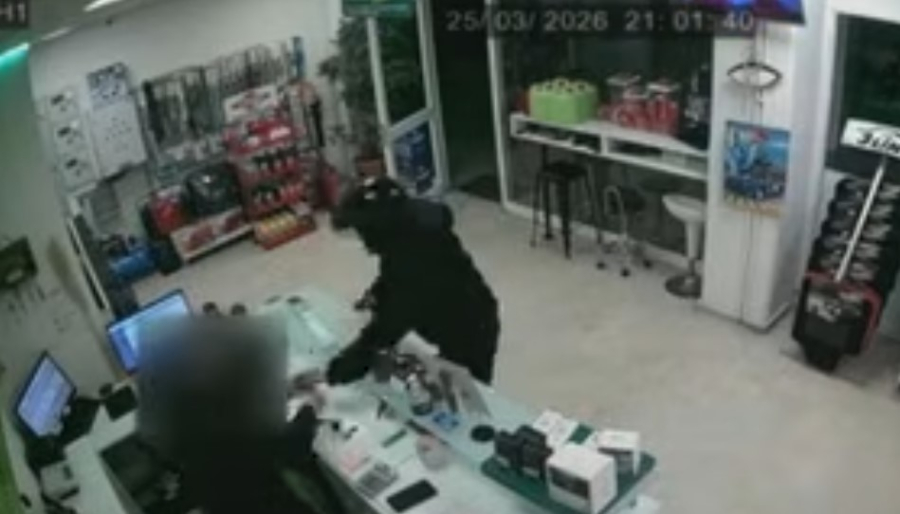 0ff890bd51adab9c7bc8c4ccd9338604 L