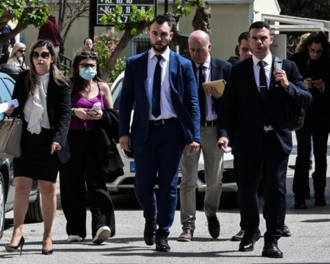 19fdb5b02de59cf87142e8e95dada824 L