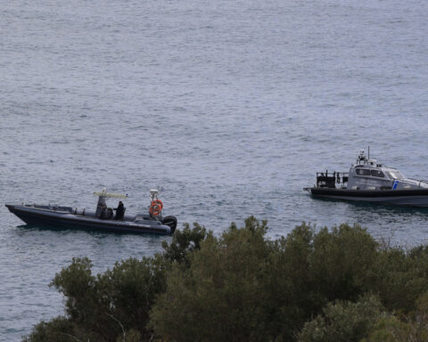 5d70db354d5fee7d3477d6ce7cc46d00 L