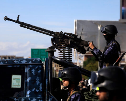 5fb2d00e97be8d81d9e988f45c2bbd35 L