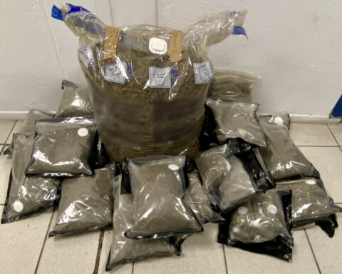 ad82ca03b3102904db49ae484f03d655 L