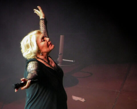 d5295690648fbf58d59b9ed3c2087f1c L