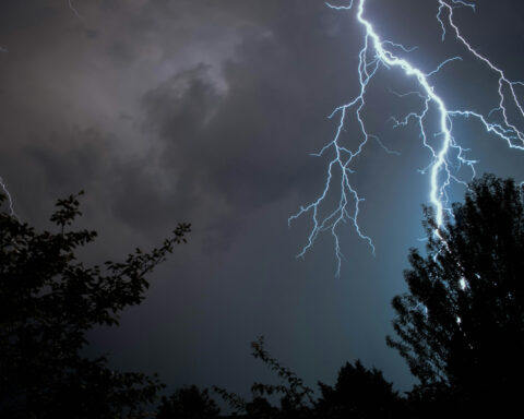 e5e00d28ec41d075aad1621e84241c35 L