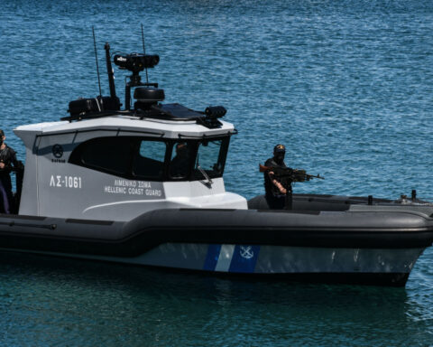 e7a08bbd0419b9d6845849f2cfa13960 L