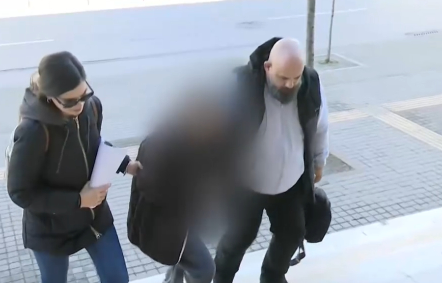 ea0148ad0d11eda051dfa060a54c2a36 L