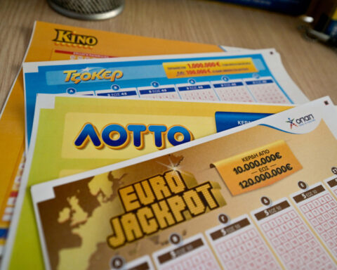 10ef8d55dd8b2617892e1d597007e42e L