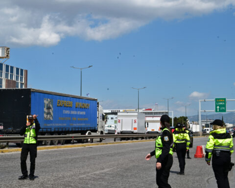 10f4cd37cb4b8179651009c999685a49 L