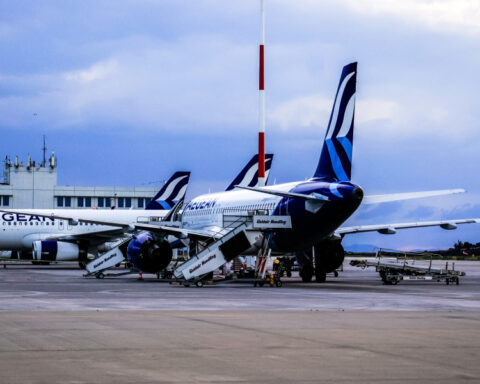 19933fbf24b74cfb2b2970ad14700a8f L