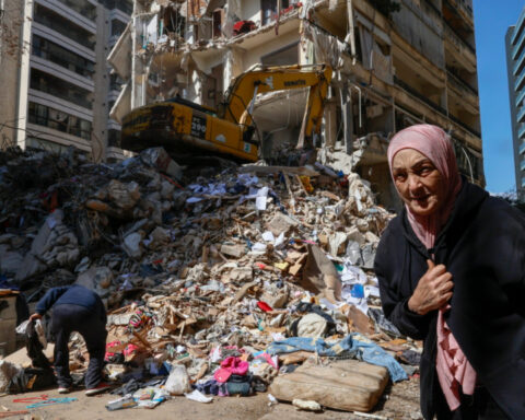 1e542a29885688cb8c2f2d46599c564e L