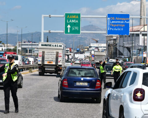 23e7bbda3f877cbd1d53eb0eb2d63695 L