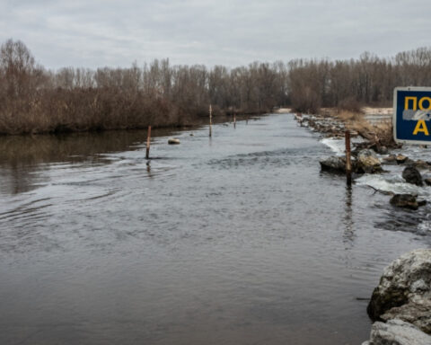 269a95a7fee9b9c689cab9363a9babe0 L