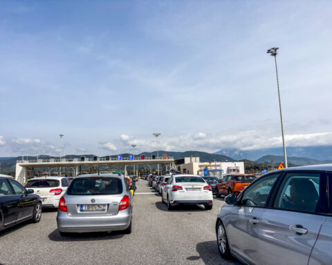 32920f829de0b5ad118c2faa57690817 L