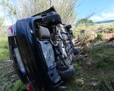 35ff25b5b7c49c5c3df39bc6fd3f2b82 L