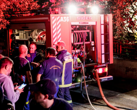 3606f4890f73dbdfcdbfc7e8e8eccea1 L