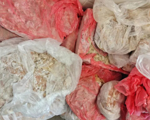 38f7898a9410e73a67a6e71090ec6c7b L