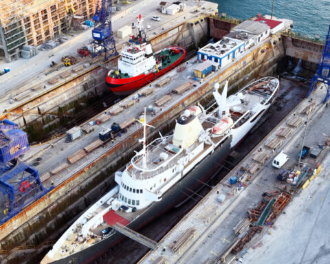 40844bb8477a1f7c55683f3443b7fc22 L