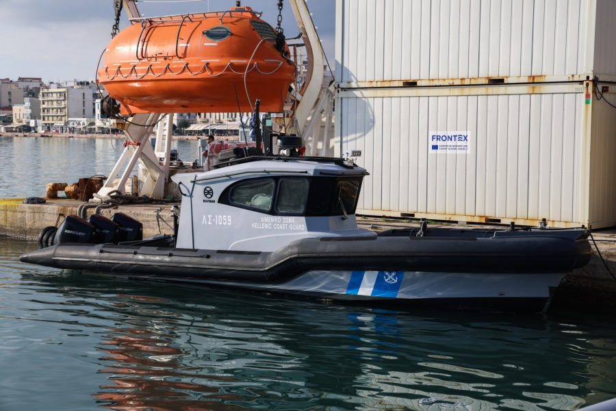 50d96c9ee31d6fd1c1c8519c8fe6c979 L