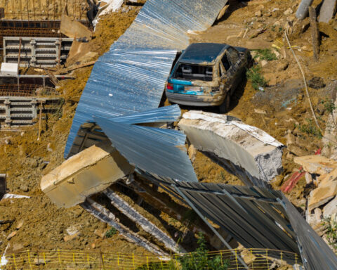 520b990cb0f5b9a1ee79b486379a45a9 L