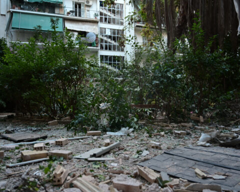 523423b1b35a3ec33b36227398840cf5 L