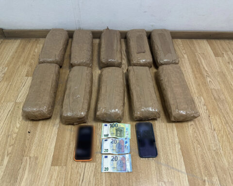 541be07ed02c3c2f0c14392f776cefe0 L