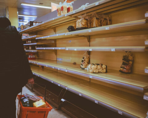 58dbbce69f7c76f74304104748f34ed7 L