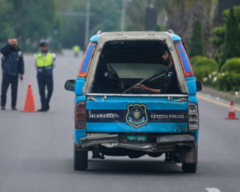 59f1696f32964d14029c76bf1ed40591 L